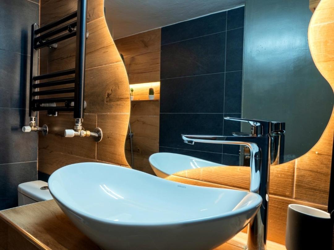 Sky View Suite Serres Bagian luar foto